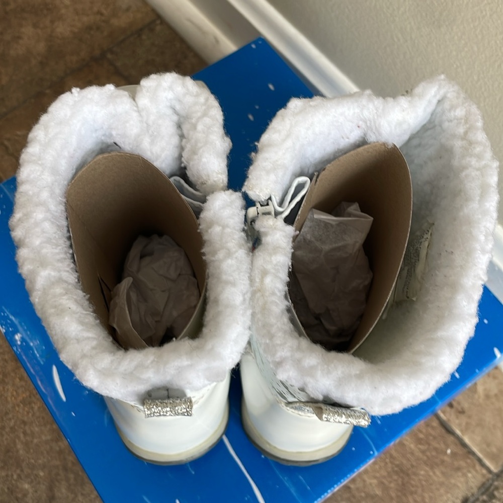 Totes Unicorn Snow Boots - Picture 4 of 4